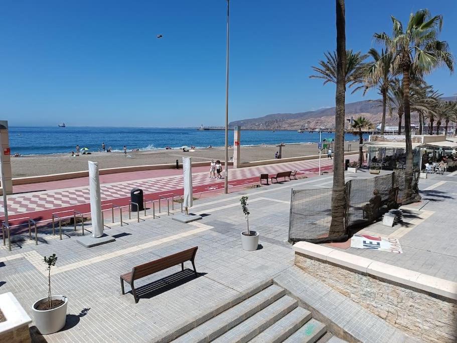 Piso Primera Linea Playa Almería Exterior foto